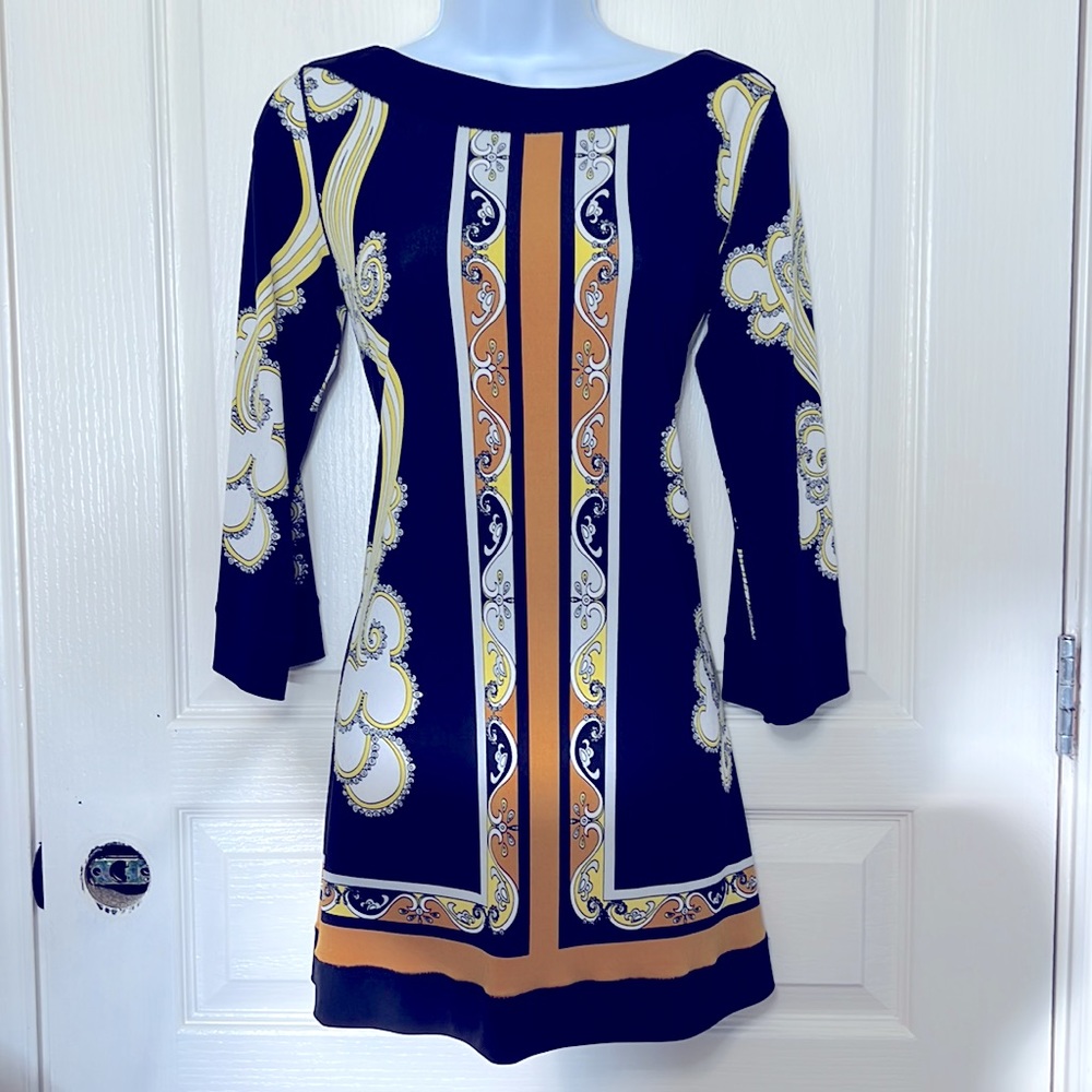 Eva Varro tunic blouse. Back white & gold. Small